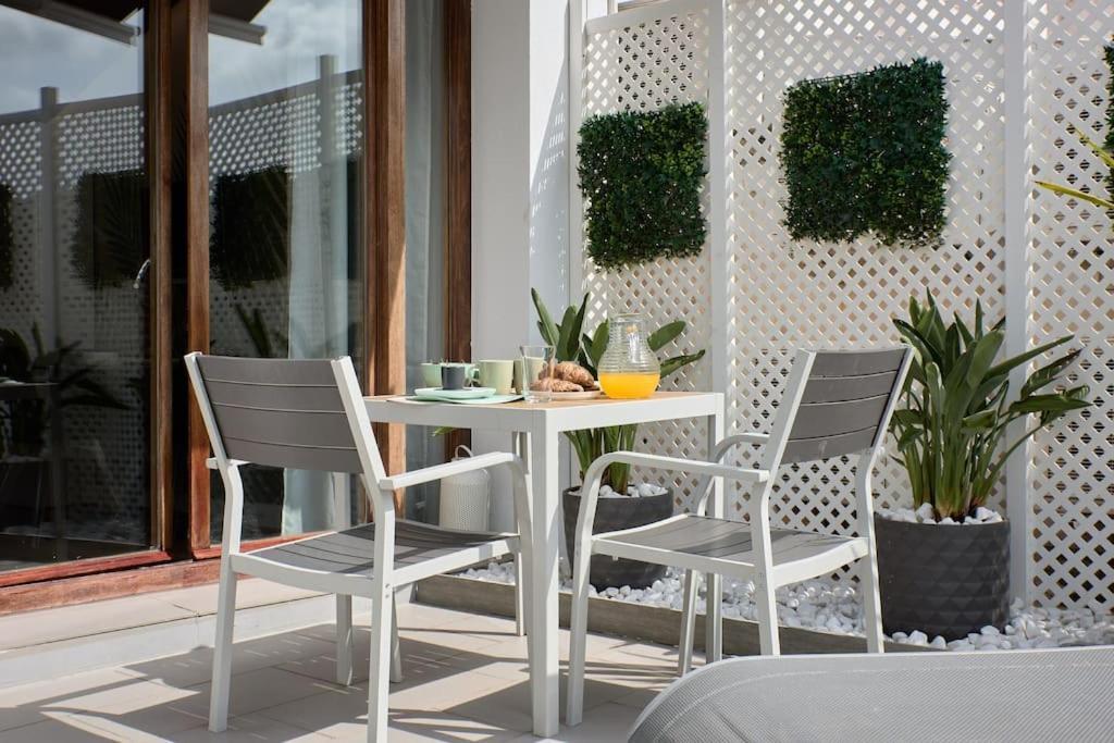 バレンシアSunny Cozy Penthouse With A Terrace At Plaza Del Carmenアパートメント エクステリア 写真