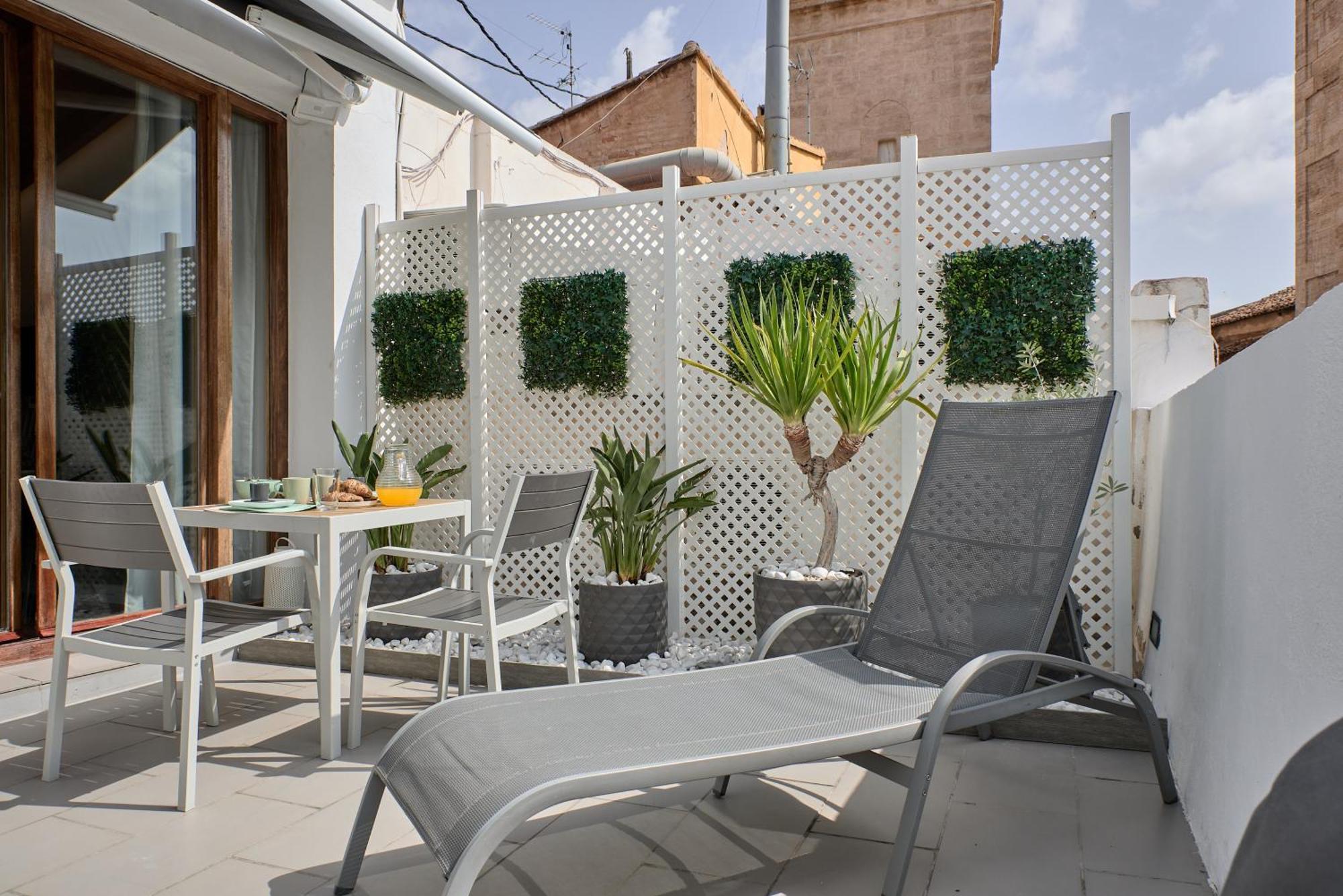 バレンシアSunny Cozy Penthouse With A Terrace At Plaza Del Carmenアパートメント エクステリア 写真